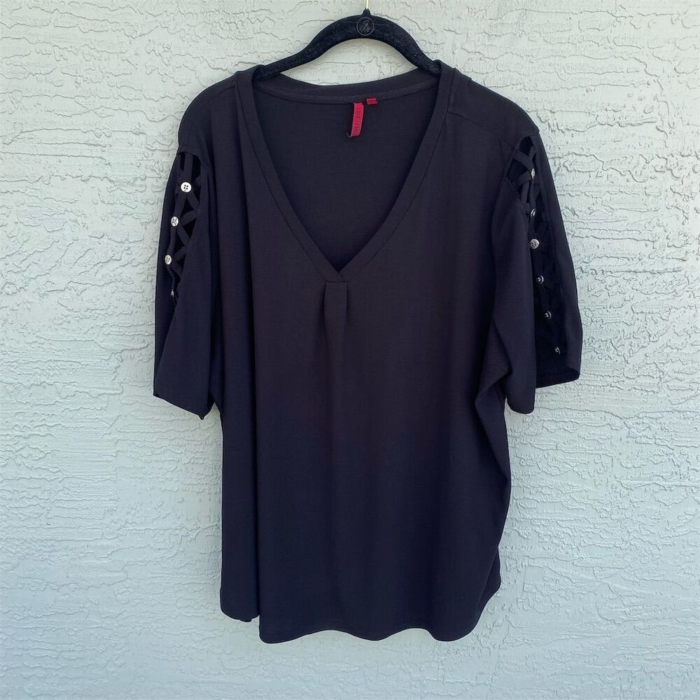 Love Scarlett Women's Cold Shoulder Blouse Black Size 1X Casual V-Neck Top